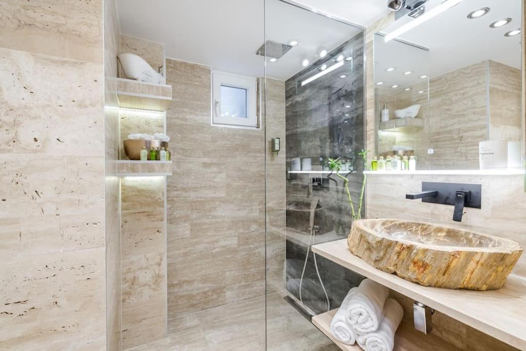 Lejlighed Stylish Two-bedroom In The Center *