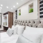Stylish Two-Bedroom Suite In The Center